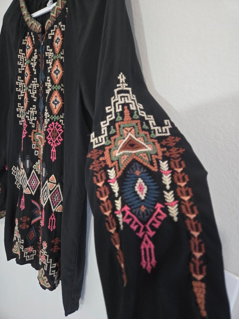Johnny Was Workshop Embroidered 100% Silk Tunic Boho blouse size Small Black - Picture 4 of 16